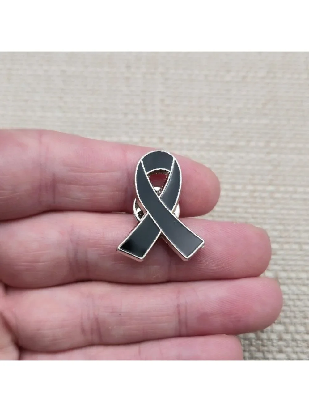 Black Awareness Ribbon Enamel Mourning Remembrance Lapel Pin A8458